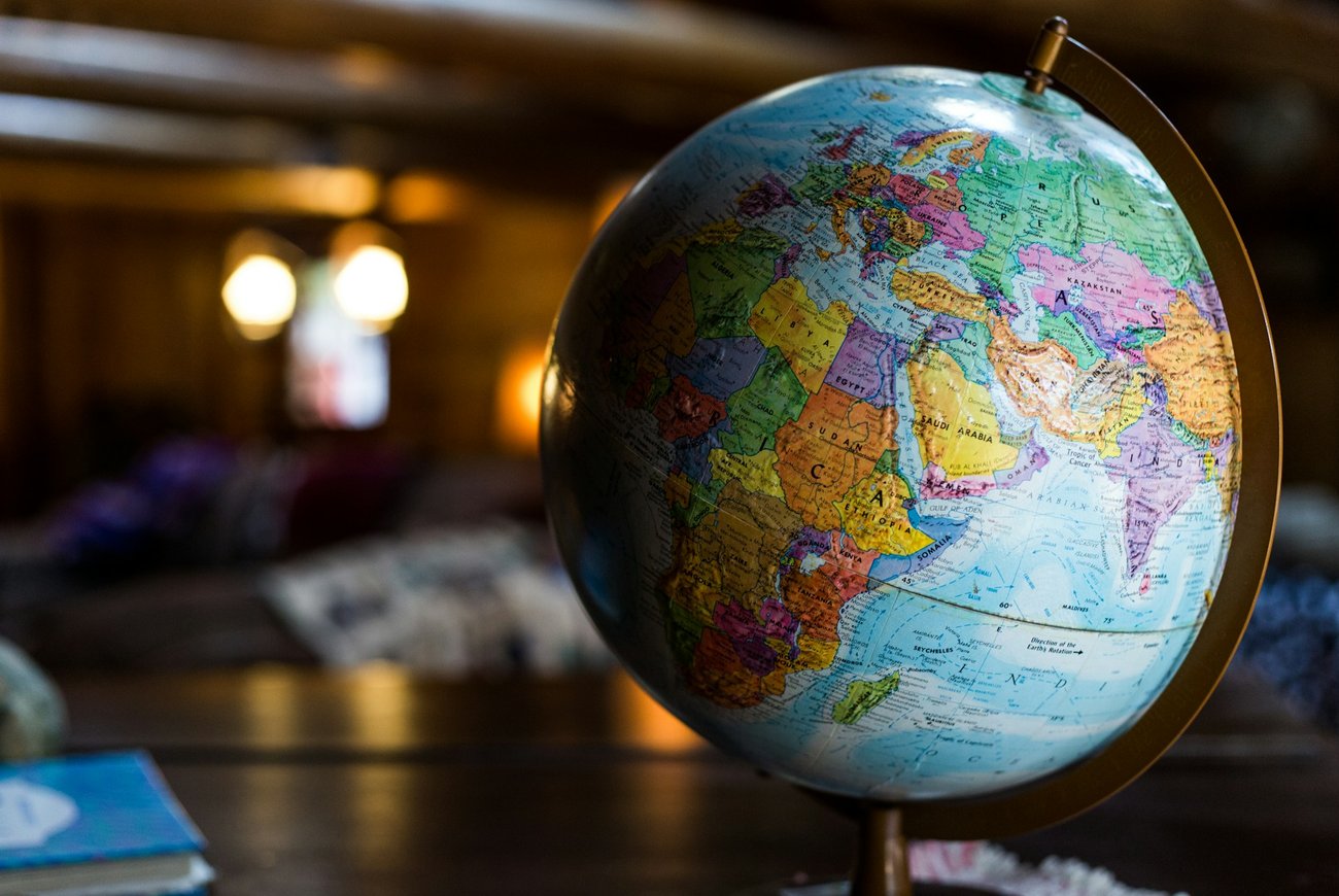 globe-kyle-glenn-nXt5HtLmlgE-unsplash